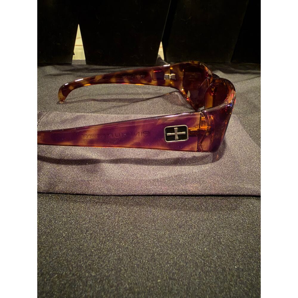 INI+IUM / Initium Brand Tortoise Shell Sunglasses Barely Used